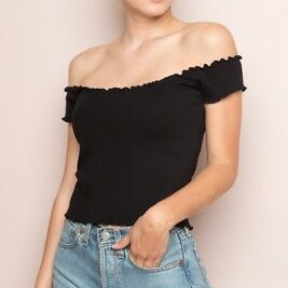 Brandy Melville off the should top